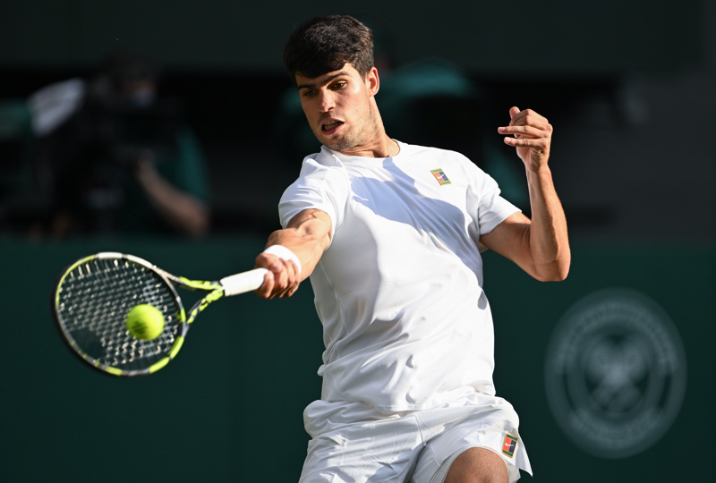 爱游戏APP出色发挥引发热议！，纳达尔在曼联比赛中重返赛场热度持续攀升的简单介绍