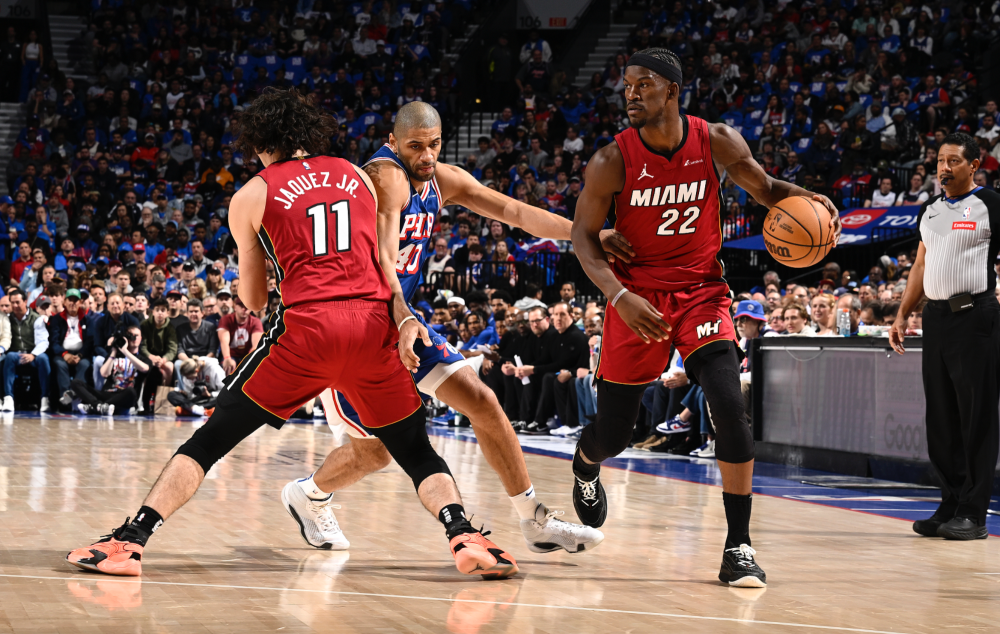 爱游戏体育关键时刻费城76人门线救险：NBA季后赛节点到来；质疑声仍在；赛季目标并未改变的简单介绍